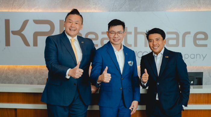(L2R): Chin Keat Chyuan, President and Managing Director of KPJ Healthcare; Dickson Woo, Country General Manager and Technology Leader, IBM Malaysia and Shahril Mizani Ariffin, Chief Digital Officer of KPJ Healthcare.